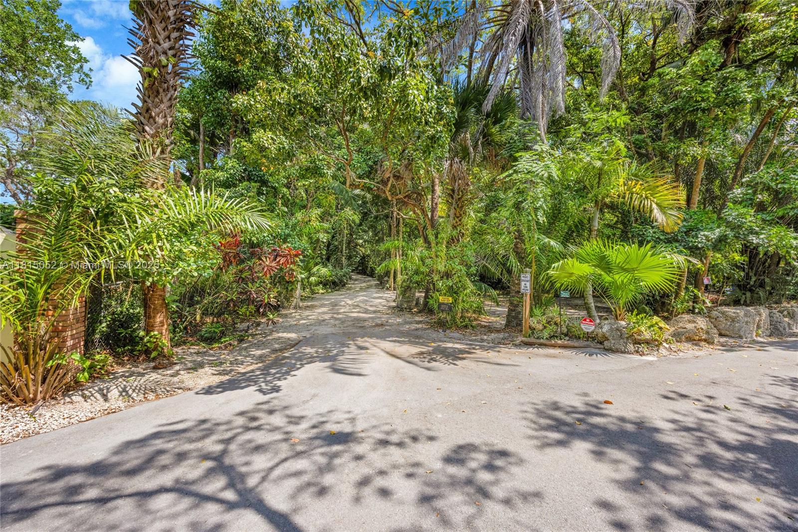 SNAPPER CREEK LAKES SUB - Residential