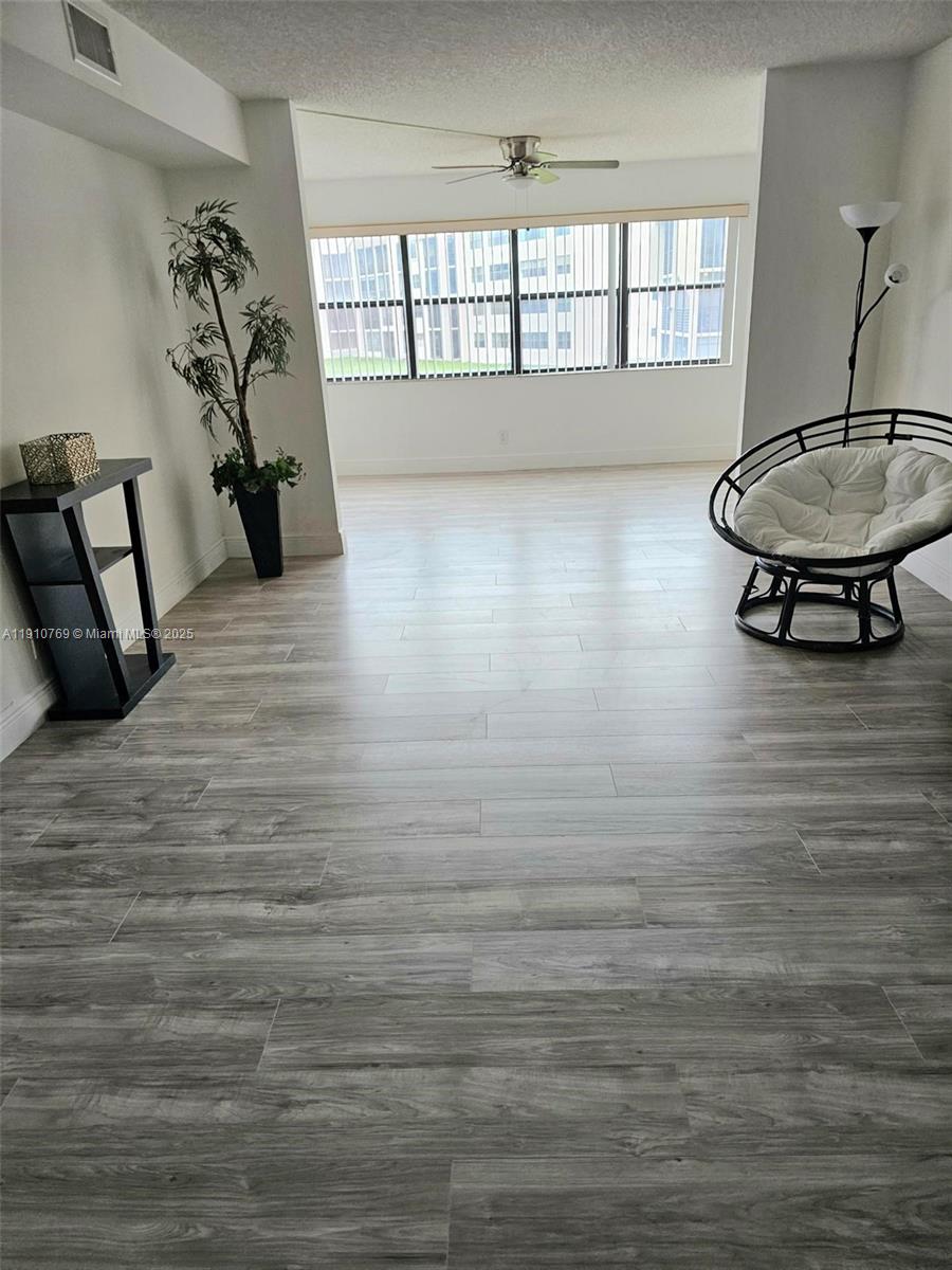 10123 Sunrise Lakes Blvd 205