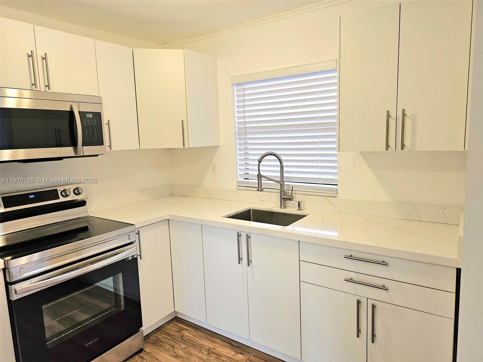 10123 Sunrise Lakes Blvd 205