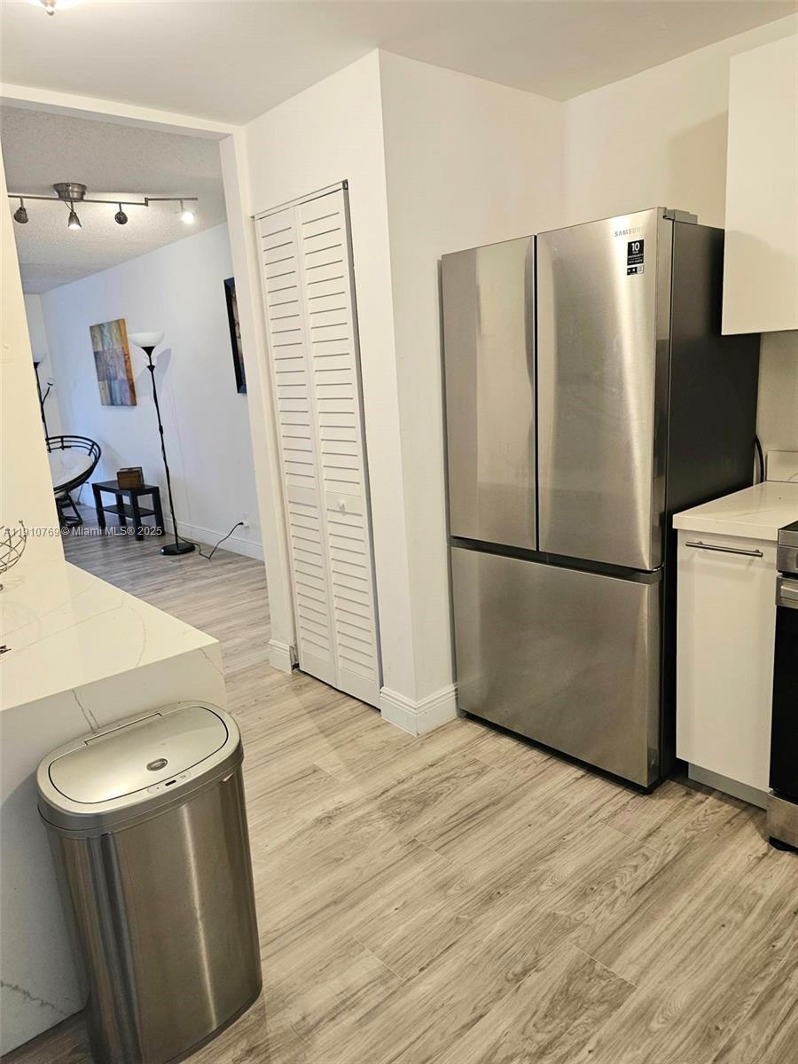 SUNRISE LAKES 156 CONDO - Residential