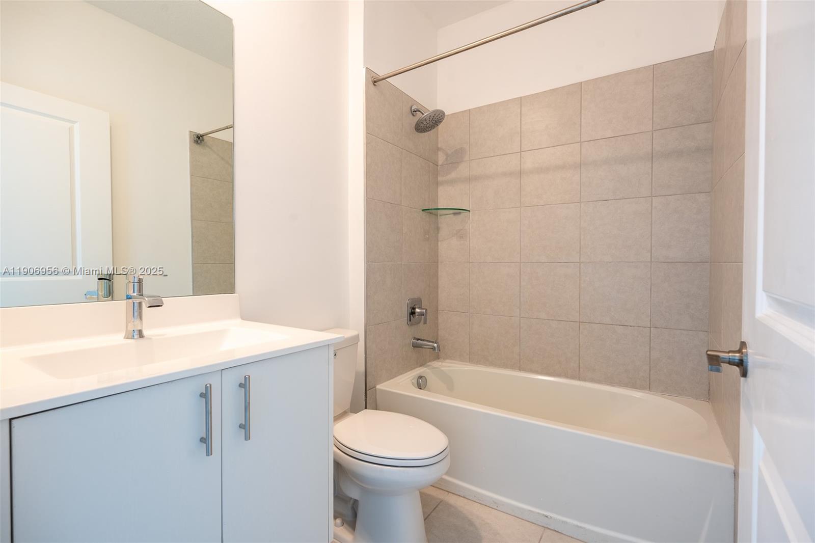 DOWNTOWN DORAL SOUTH PHAS - Residential Lease