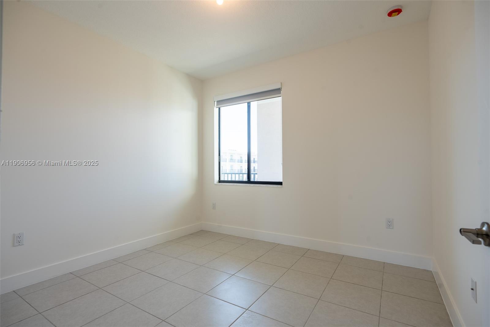 DOWNTOWN DORAL SOUTH PHAS - Residential Lease