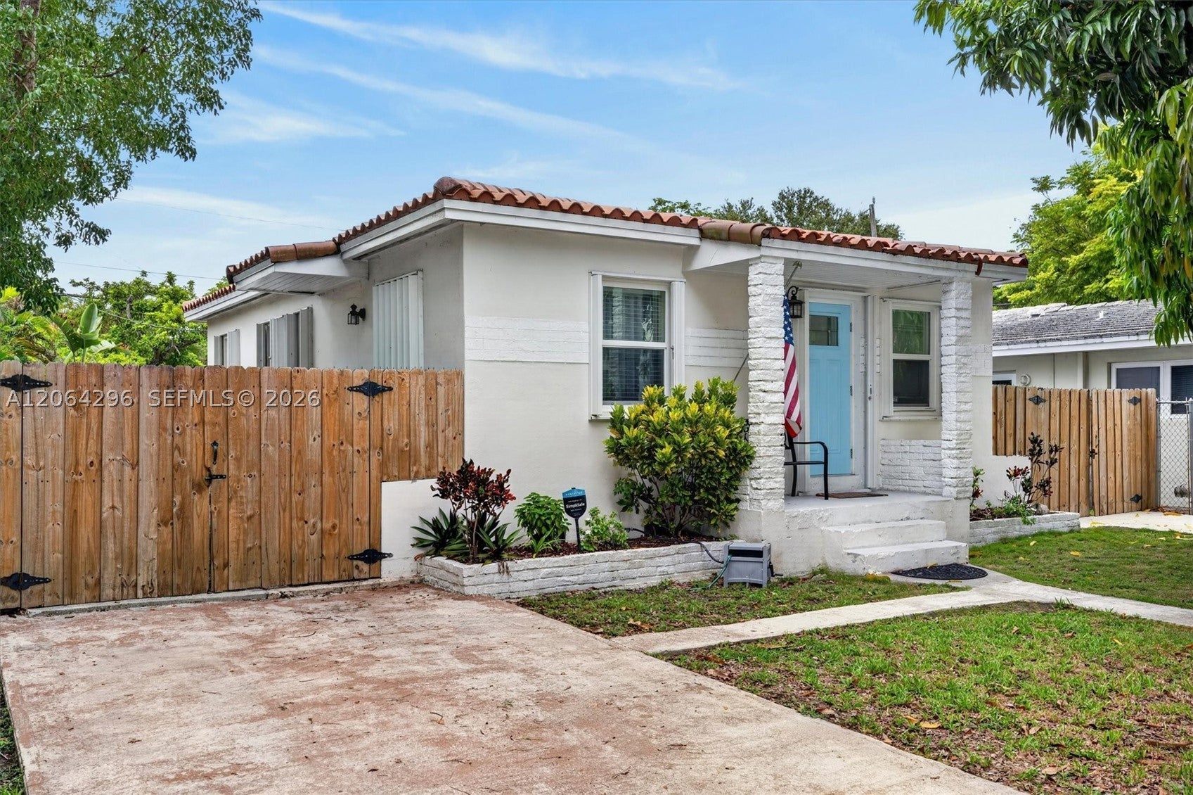 3780 SW 27th Ter