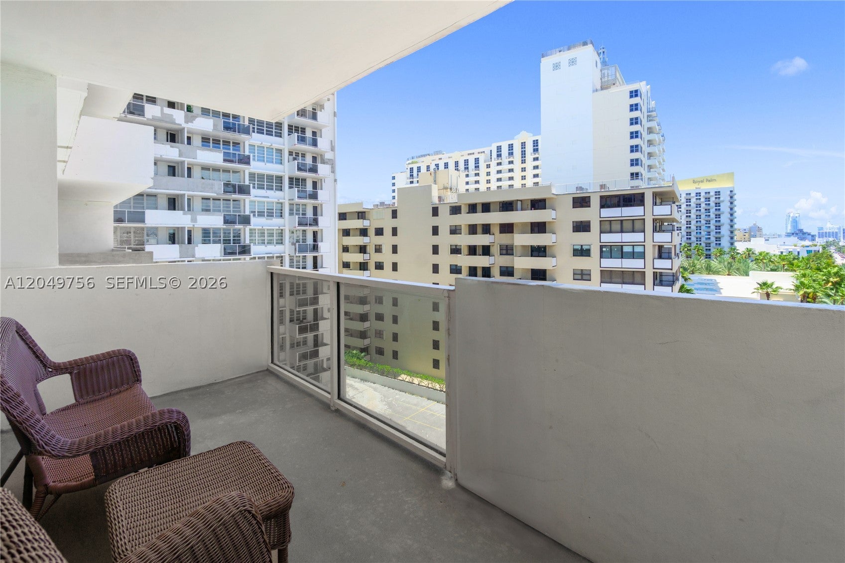 100 Lincoln Rd 811