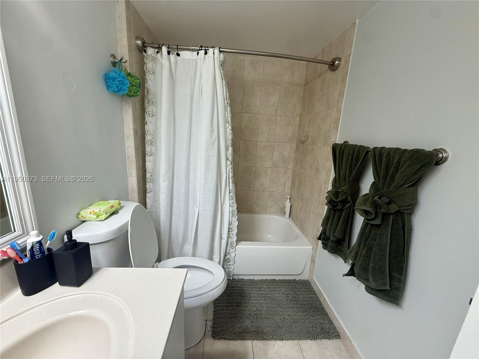 NOB HILL WEST CONDO - Residential