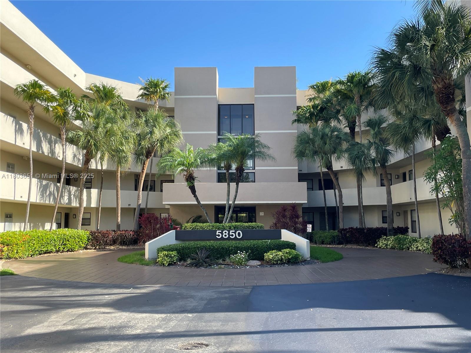5850 Camino Del Sol 206