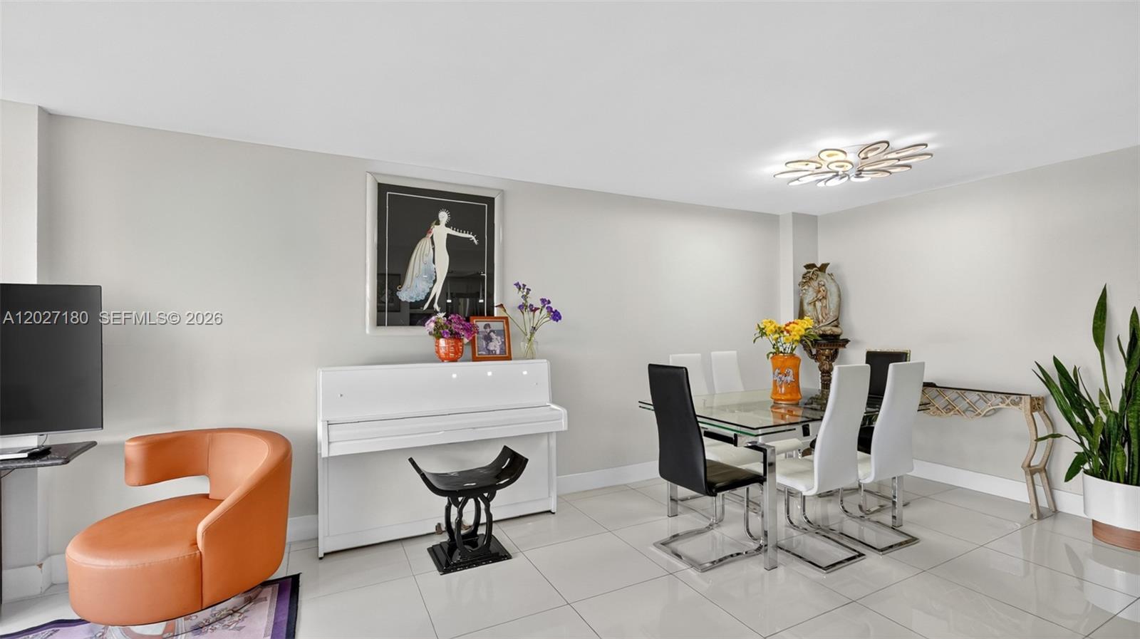 AVANT GARDE CONDO - Residential