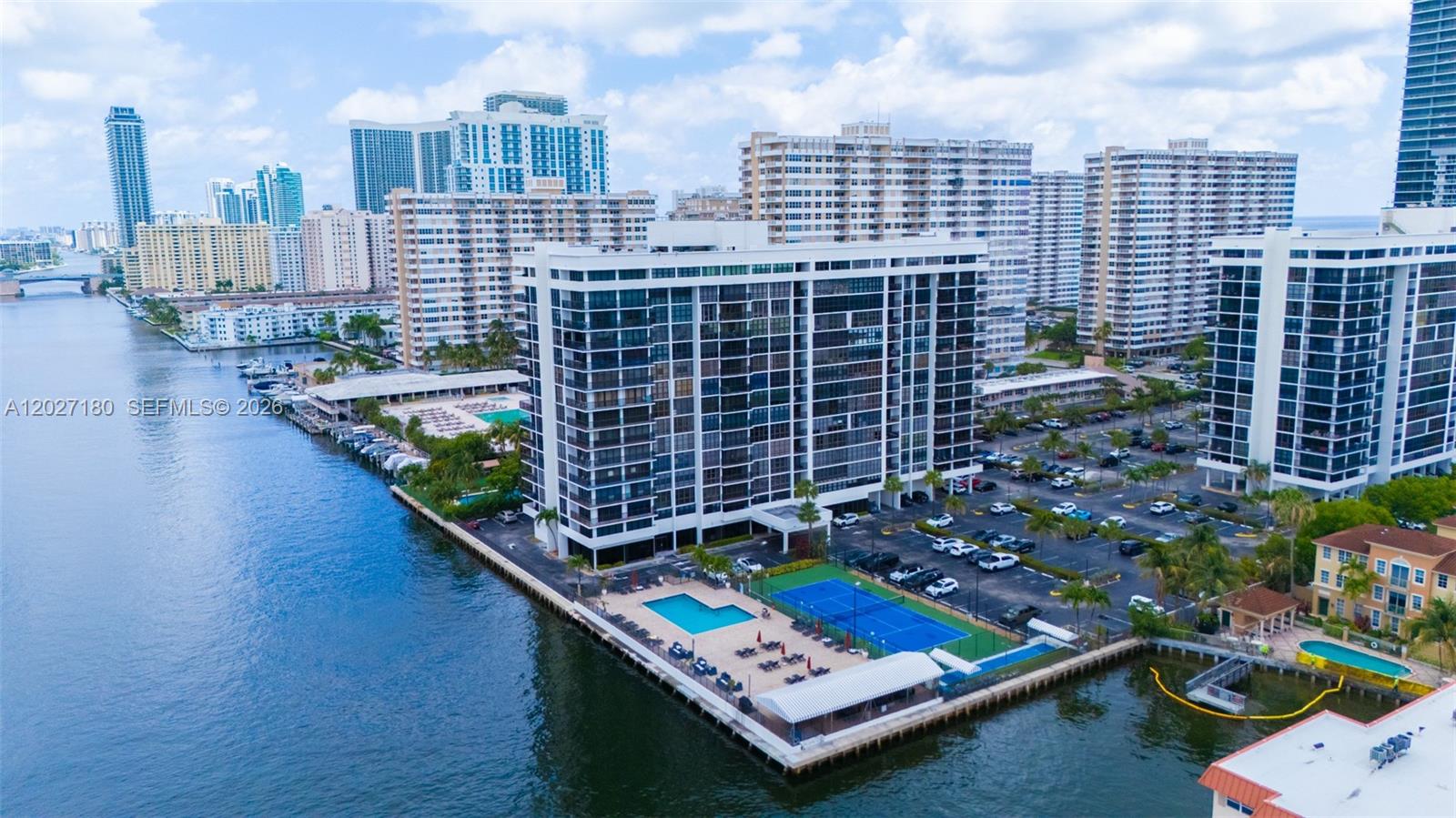 AVANT GARDE CONDO - Residential