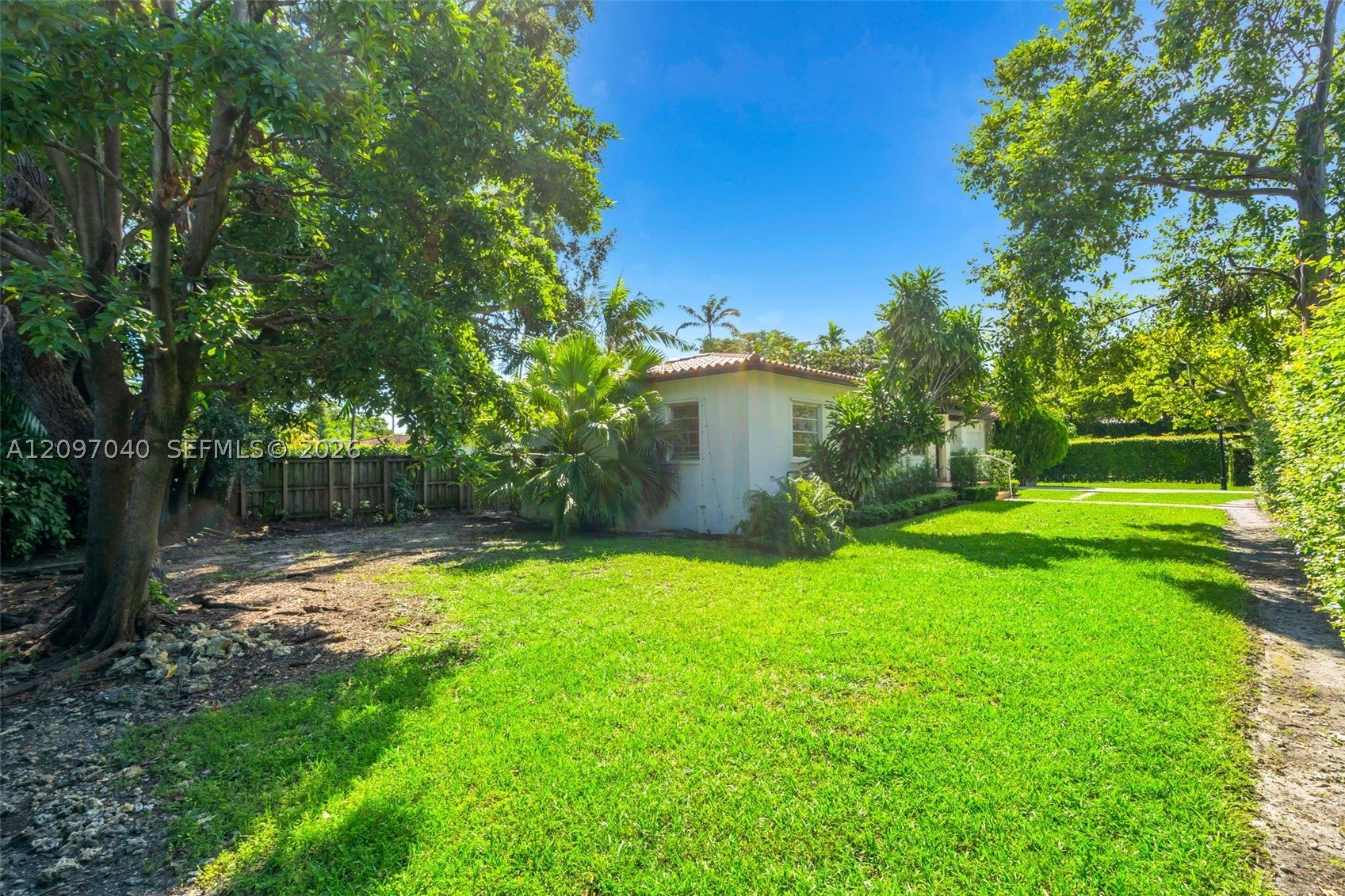 4390 SW 10th St 4390