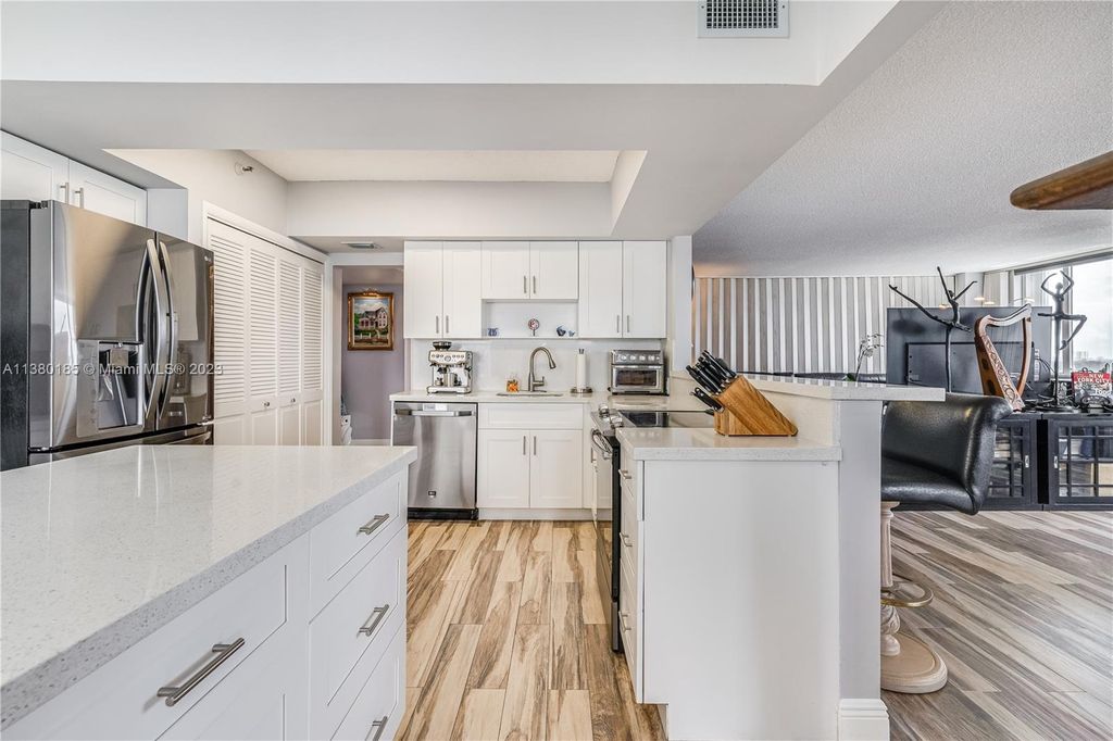 Photo of 4001 Hillcrest Dr #901-3, Hollywood, FL 33021 (MLS # A11380185)