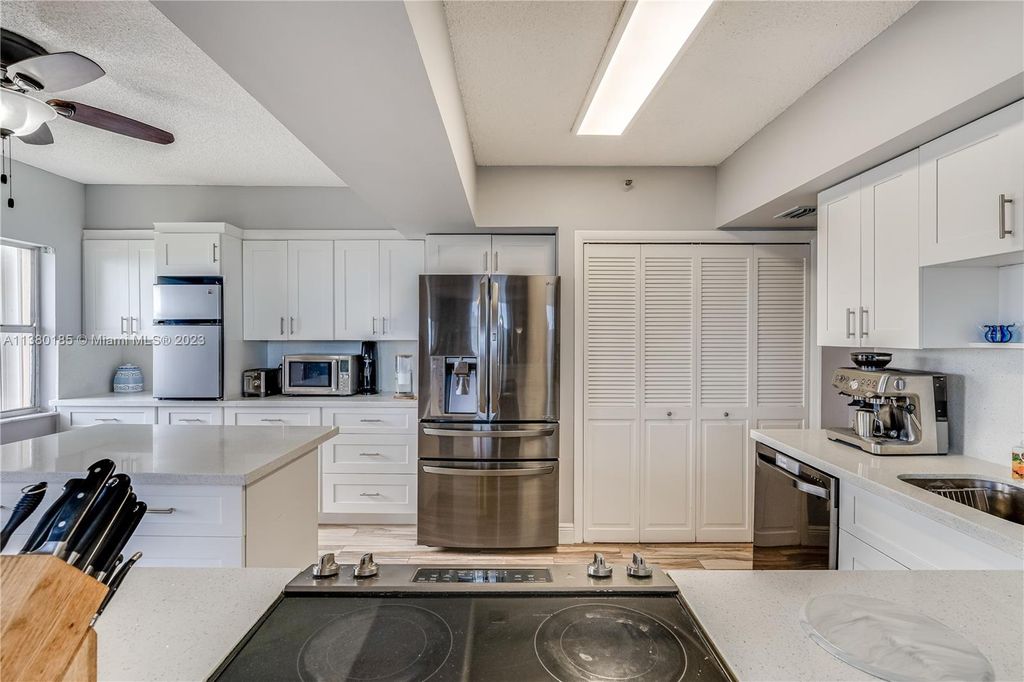 Photo of 4001 Hillcrest Dr #901-3, Hollywood, FL 33021 (MLS # A11380185)