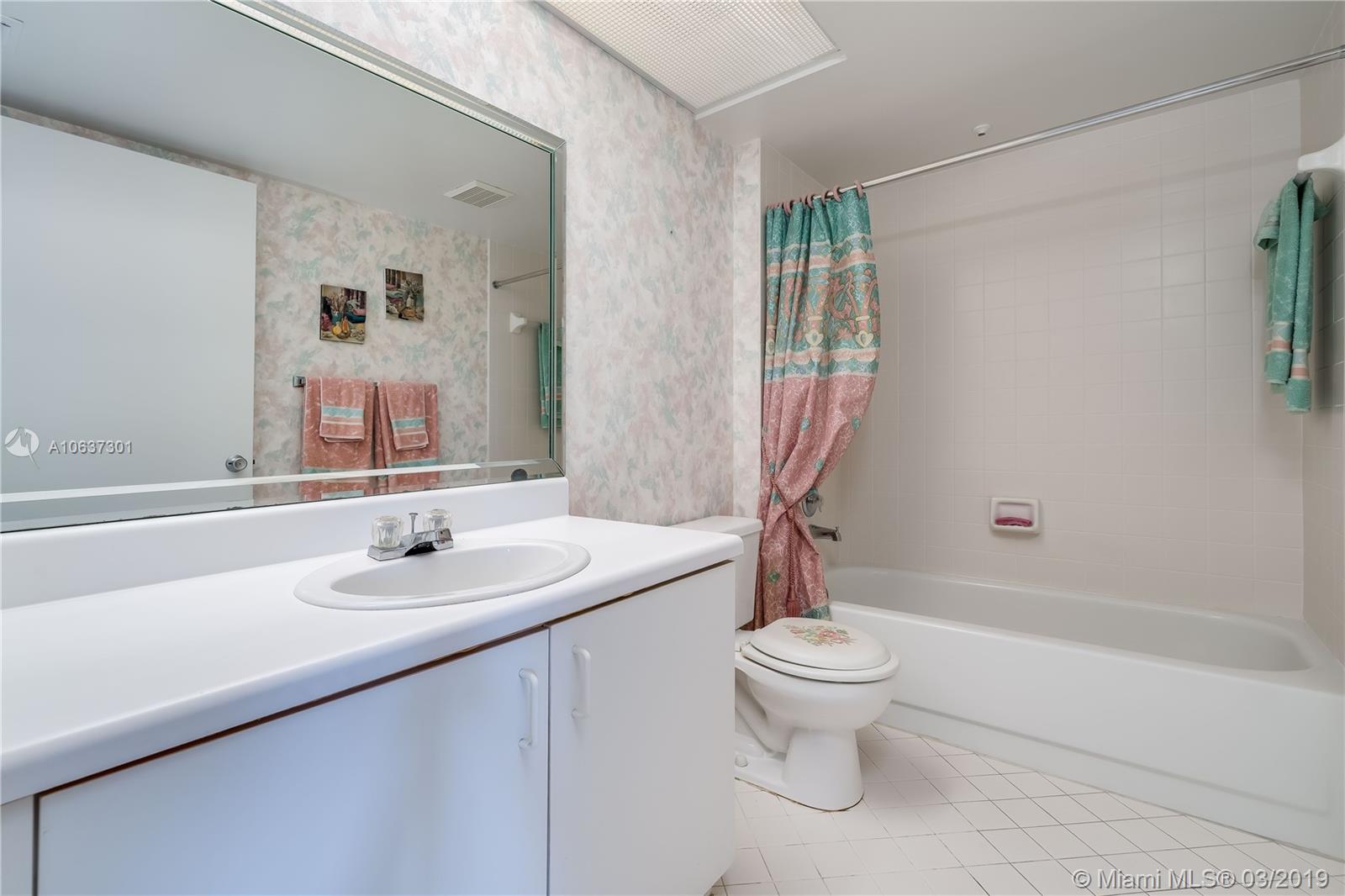 SUFFOLK AT CENTURY VILLAG - Residential