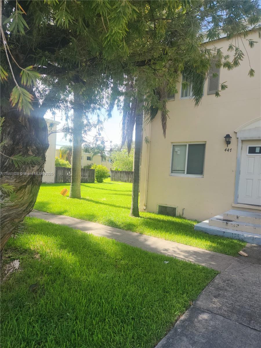447 NW 83rd St 447, Miami, FL, 33150/$399,000 2 447 NW 83rd St 447