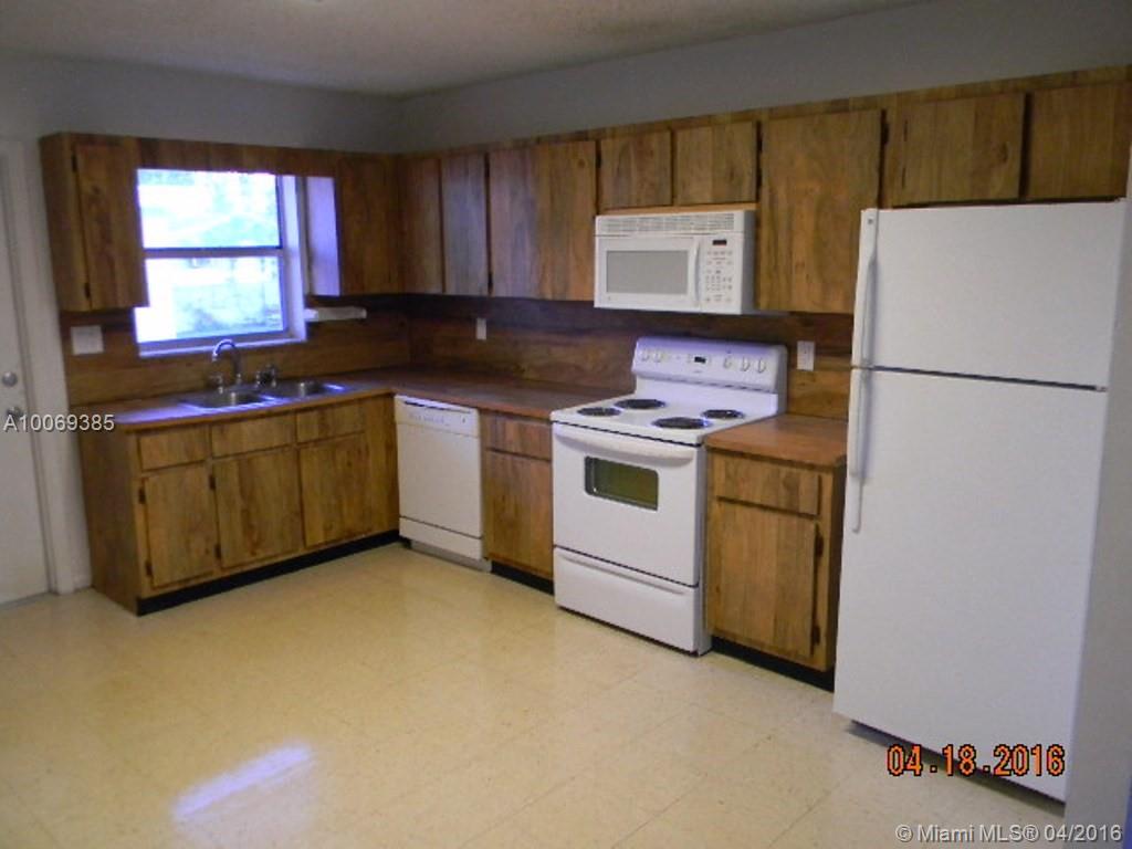 Davie First Add 6-39 B 15 - Residential Lease