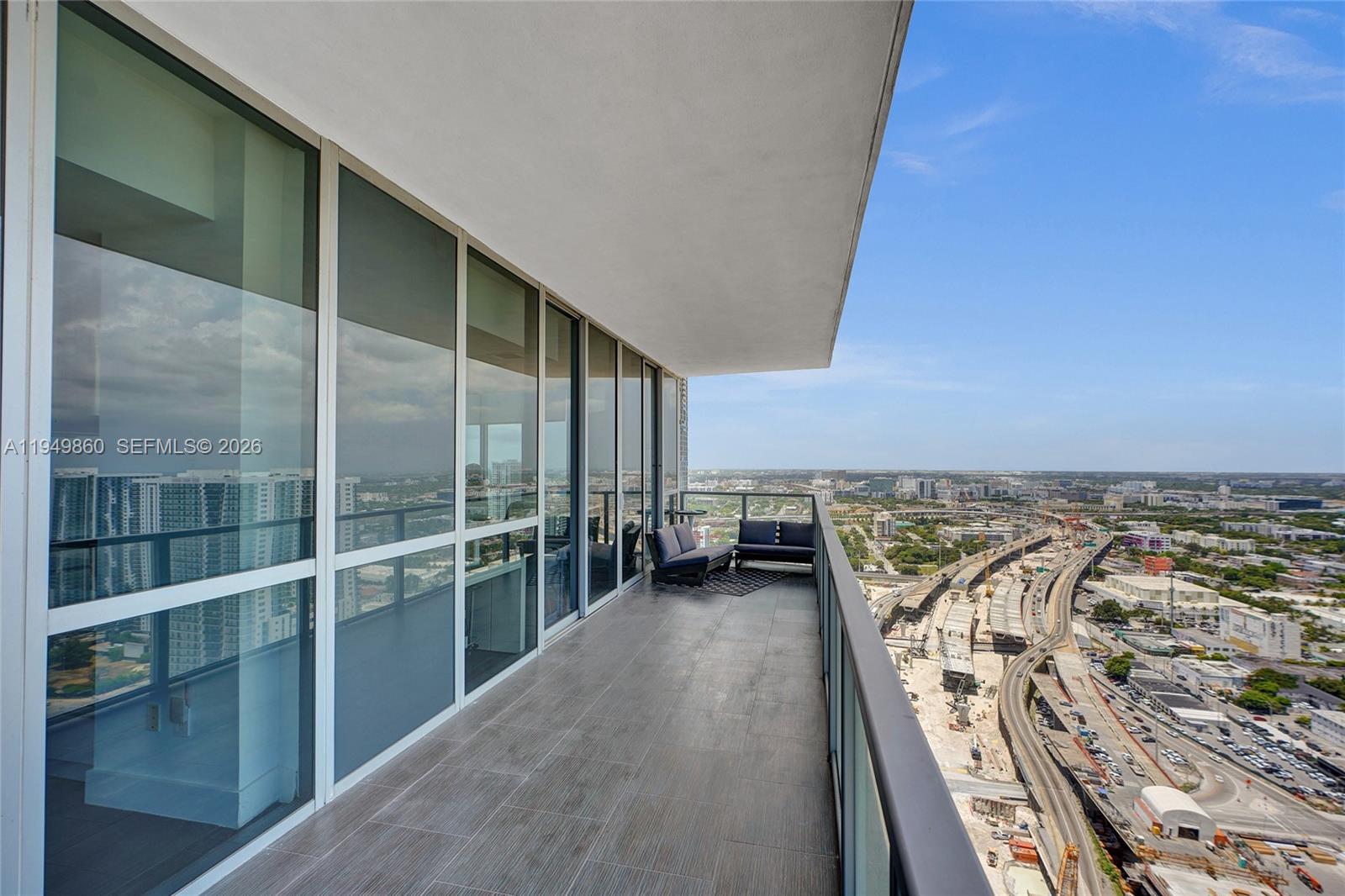 MARQUIS CONDO - Residential