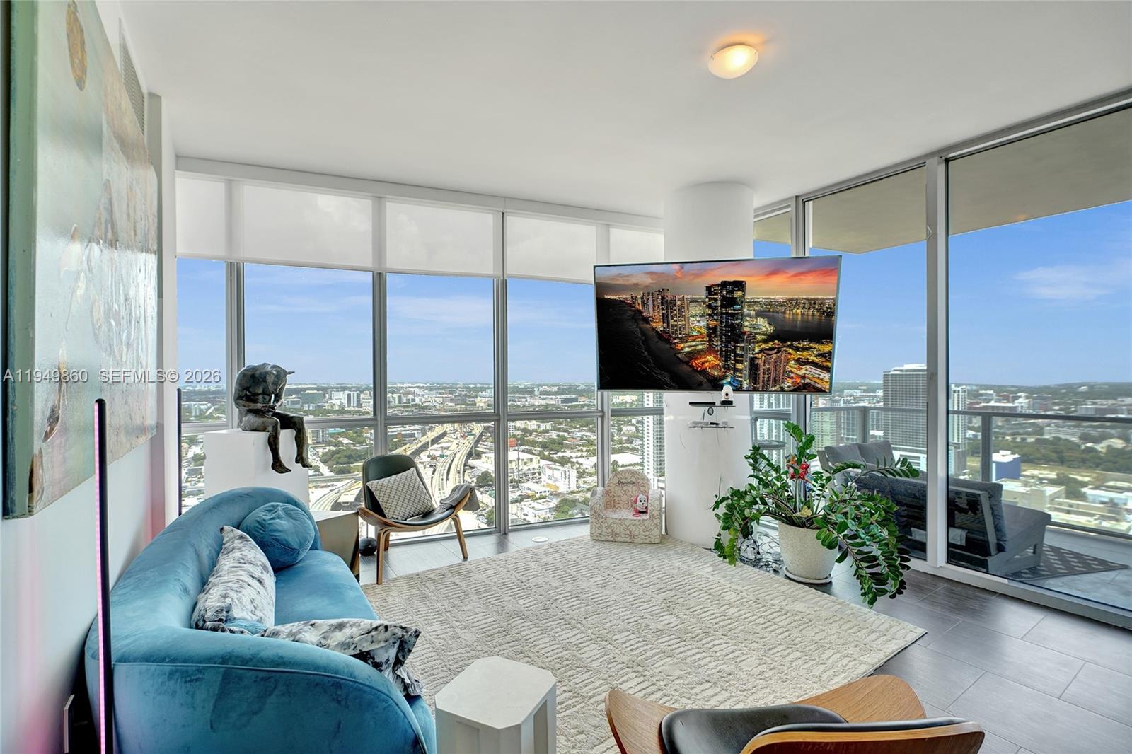 MARQUIS CONDO - Residential