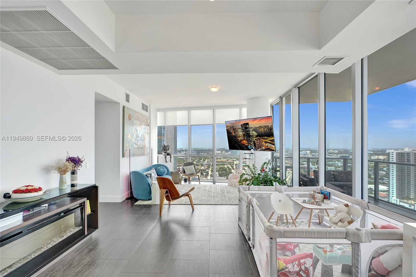 MARQUIS CONDO - Residential