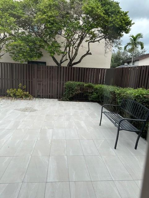 VALENCIA TOWNHOMES - Residential Lease