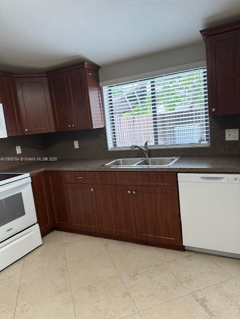 VALENCIA TOWNHOMES - Residential Lease