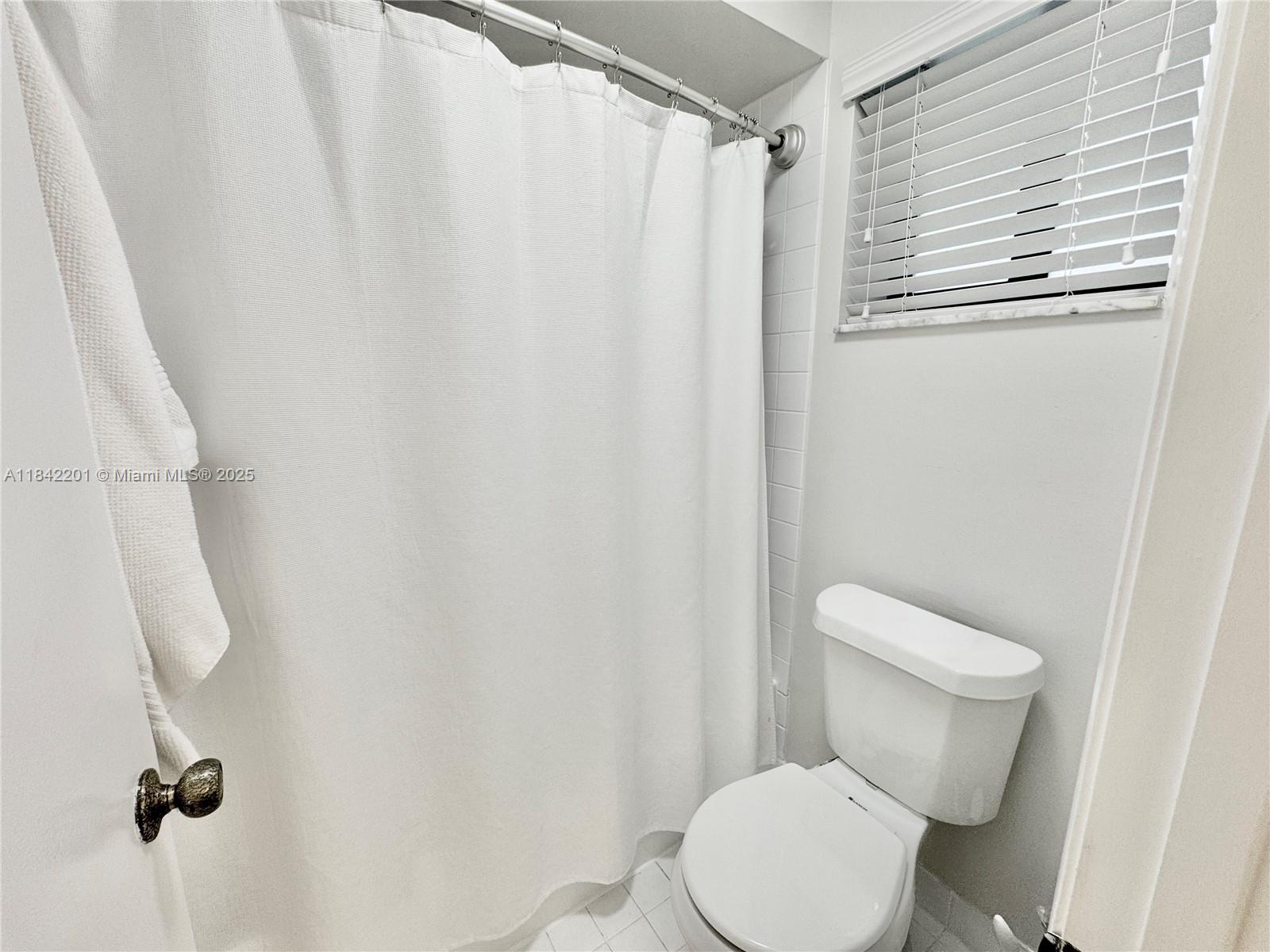 SHERIDAN BY THE BEACH CON - Residential