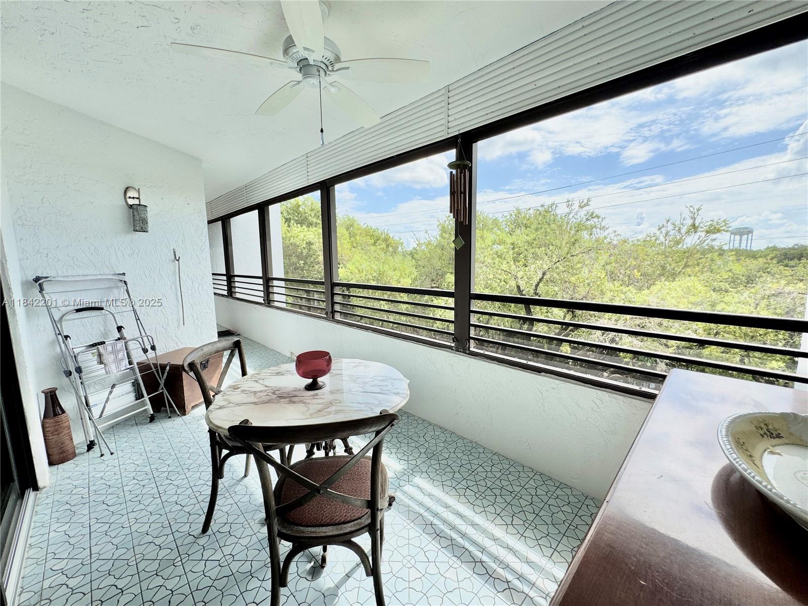 SHERIDAN BY THE BEACH CON - Residential