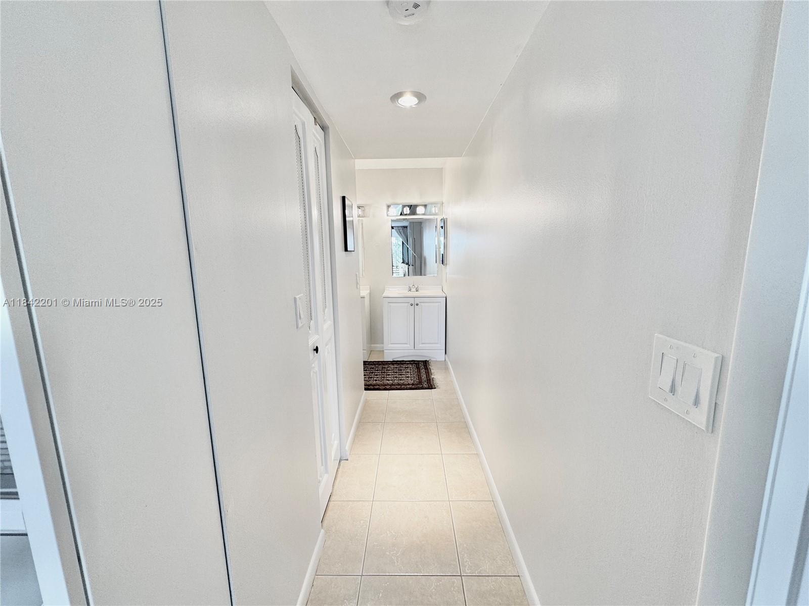 SHERIDAN BY THE BEACH CON - Residential