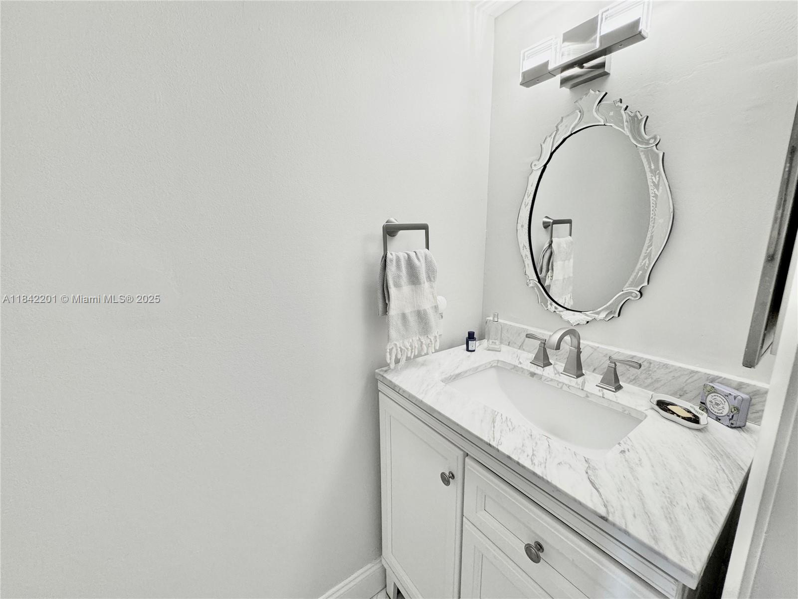 SHERIDAN BY THE BEACH CON - Residential