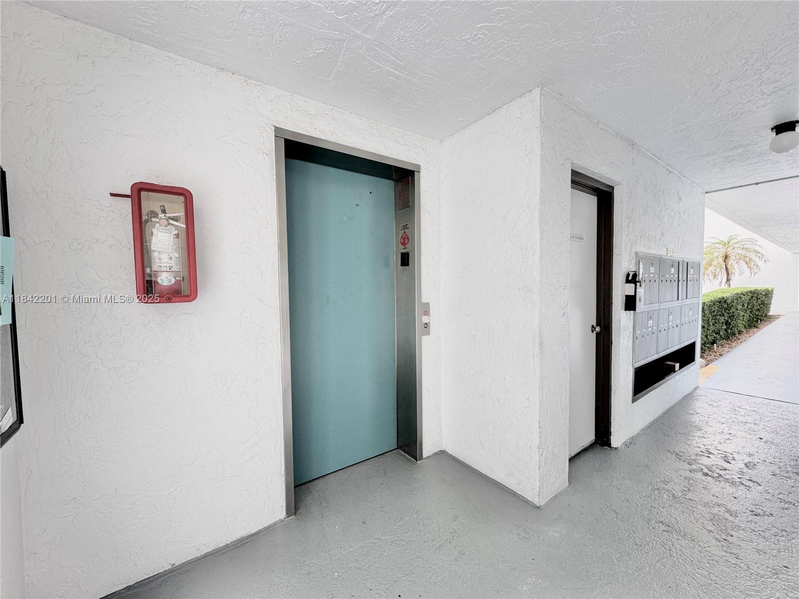 SHERIDAN BY THE BEACH CON - Residential