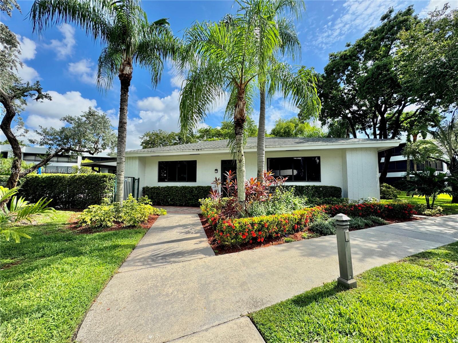 SHERIDAN BY THE BEACH CON - Residential