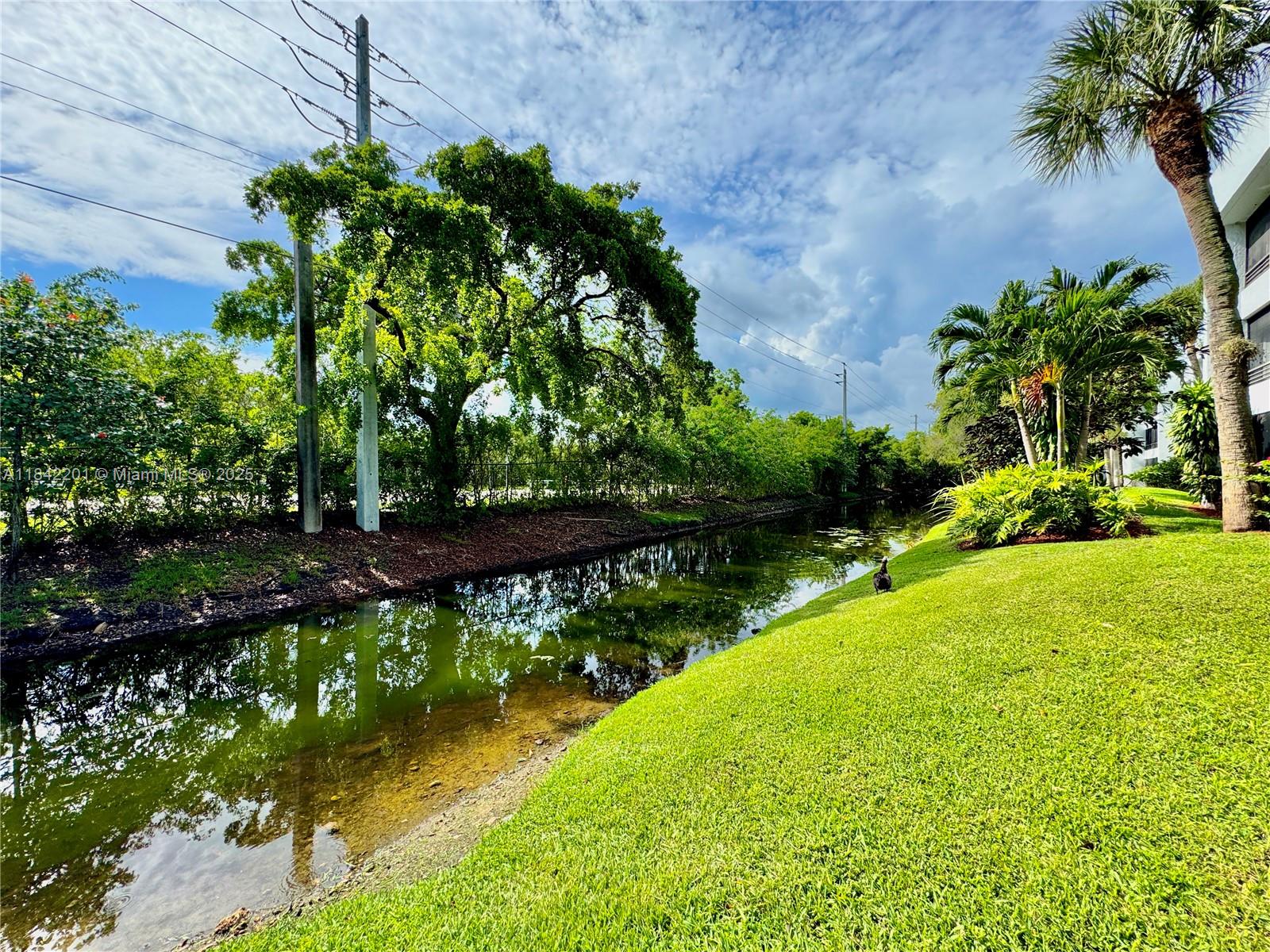 SHERIDAN BY THE BEACH CON - Residential