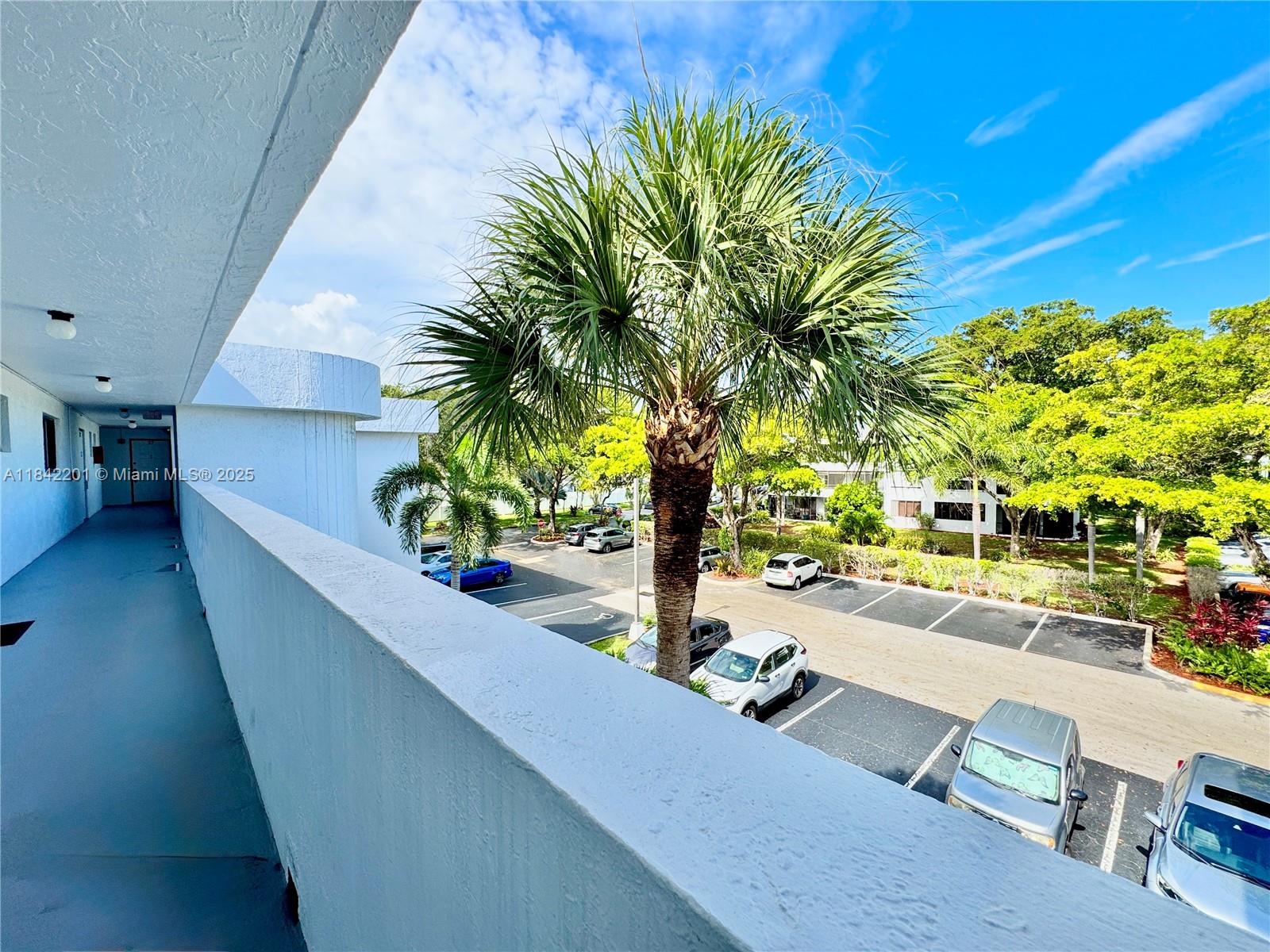 SHERIDAN BY THE BEACH CON - Residential