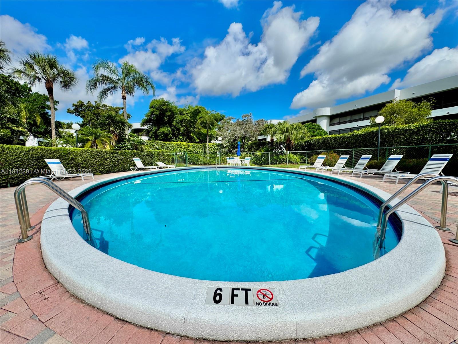 SHERIDAN BY THE BEACH CON - Residential