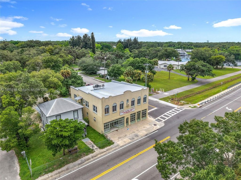 Photo of 390 N Bridge St, Other, FL 33935 (MLS # A11895714)