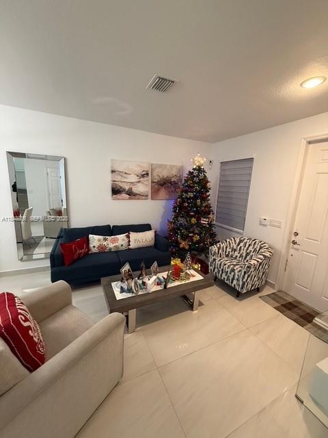 VILLA BELLO - Residential