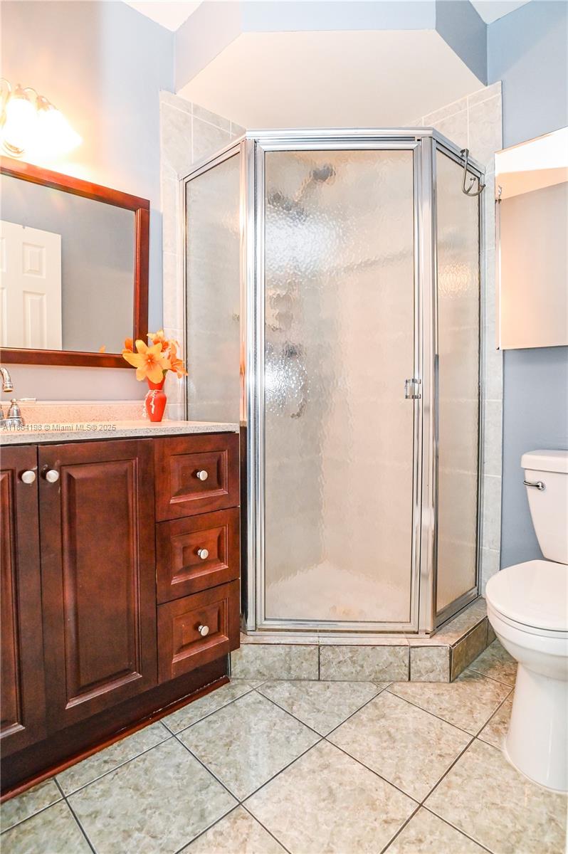 JARRET HALL CONDO - Residential