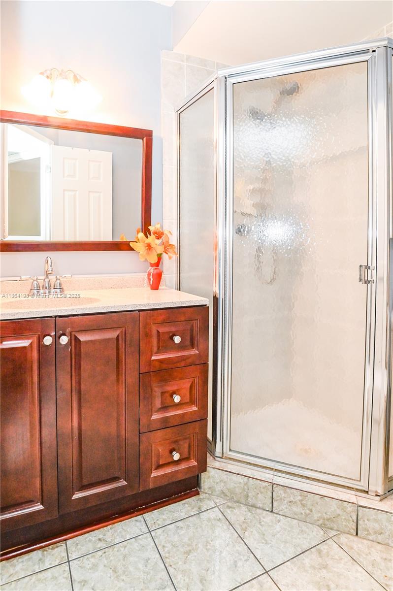 JARRET HALL CONDO - Residential