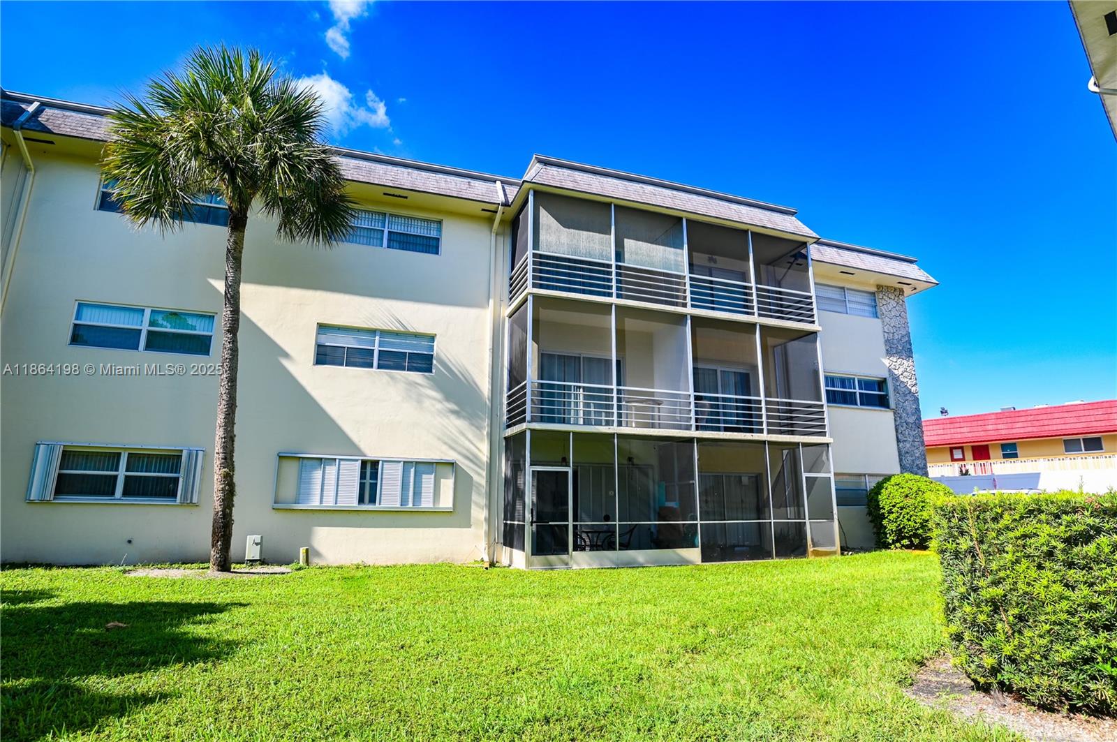 4441 NW 16th St J301
