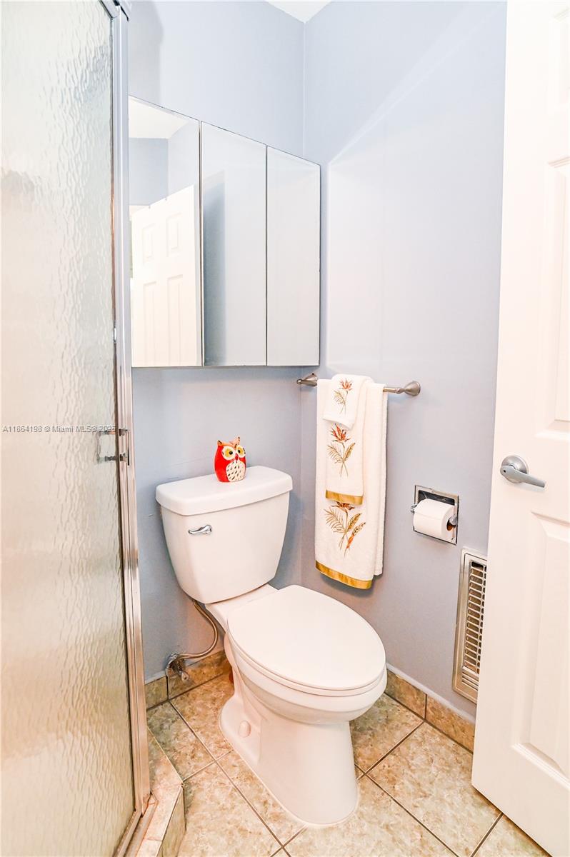 JARRET HALL CONDO - Residential