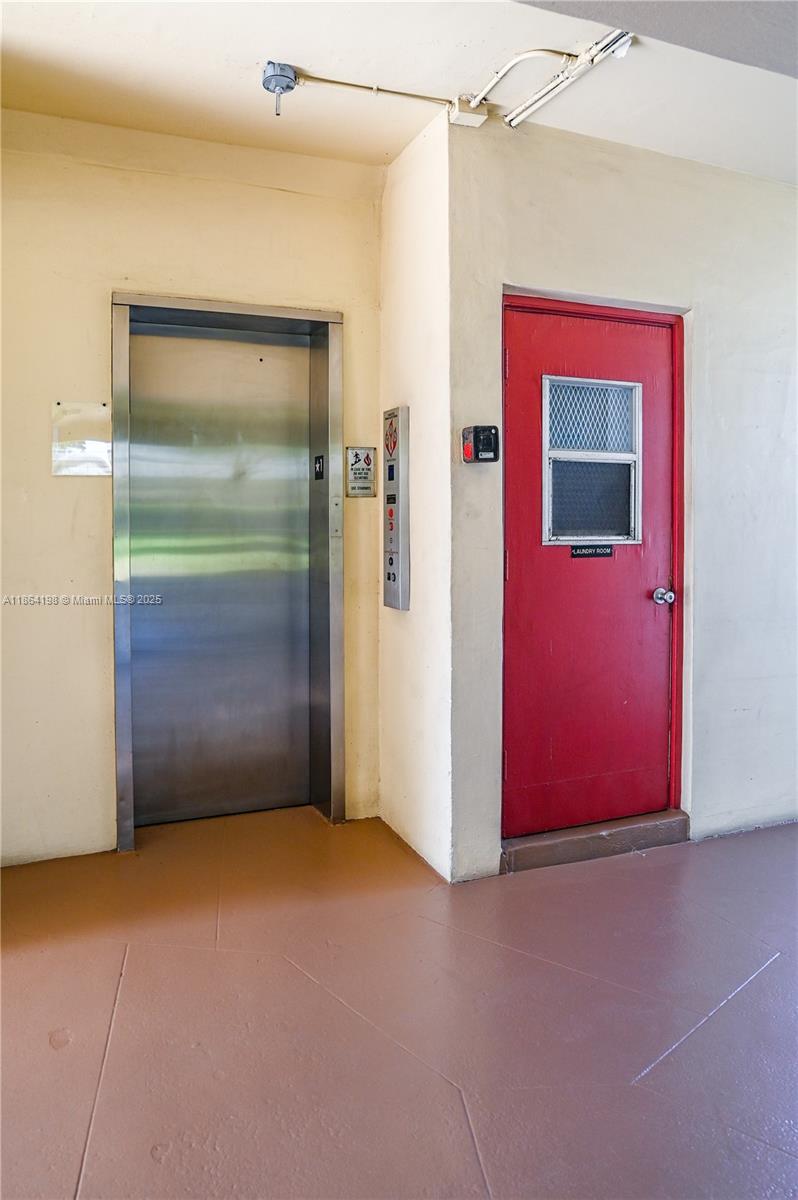 JARRET HALL CONDO - Residential