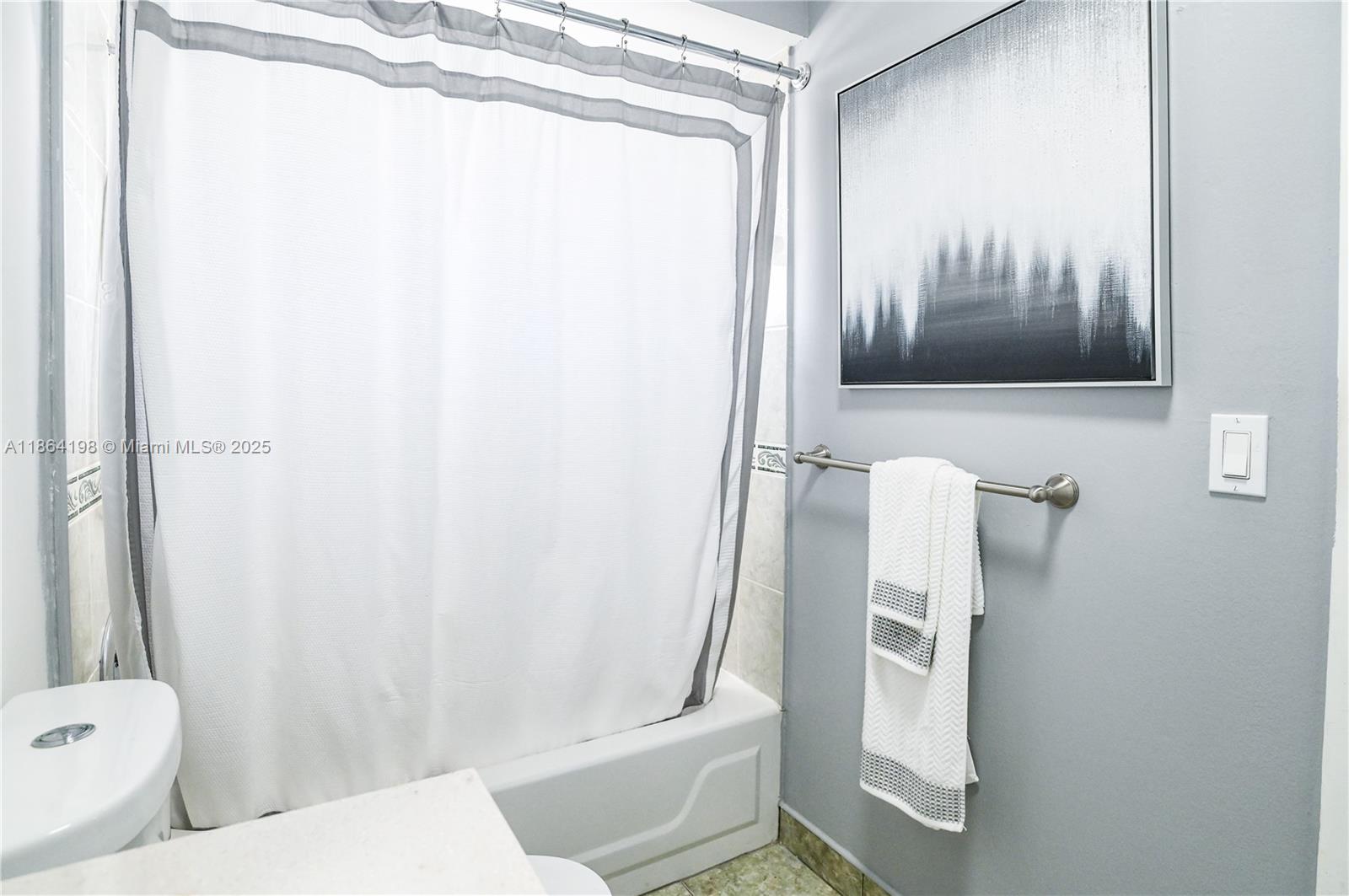 JARRET HALL CONDO - Residential