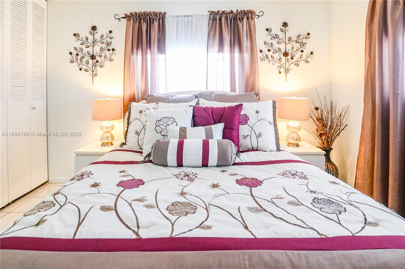 JARRET HALL CONDO - Residential