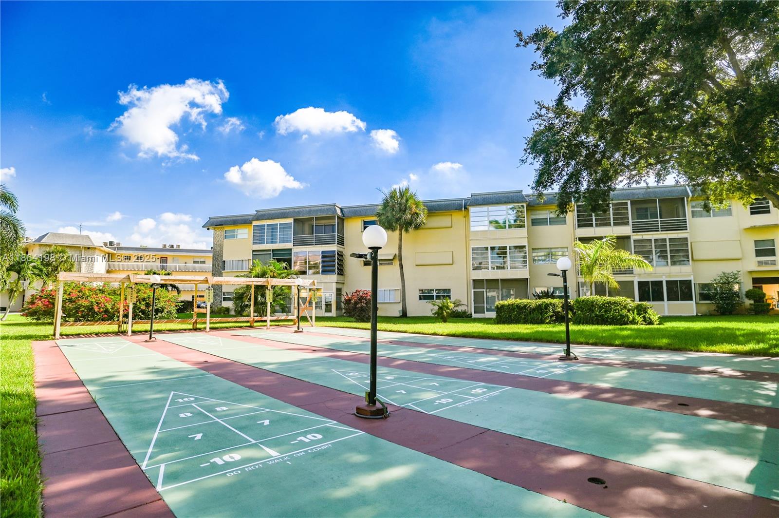 JARRET HALL CONDO - Residential