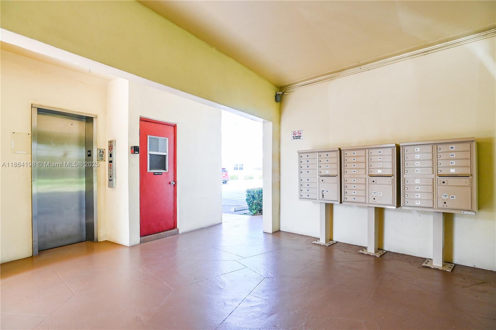 JARRET HALL CONDO - Residential