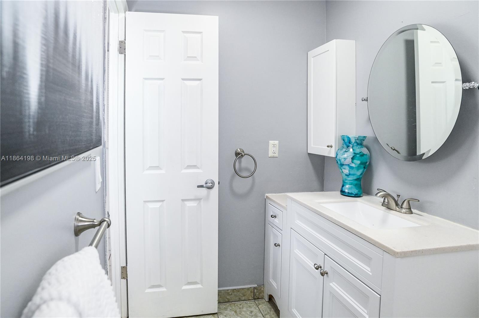 JARRET HALL CONDO - Residential