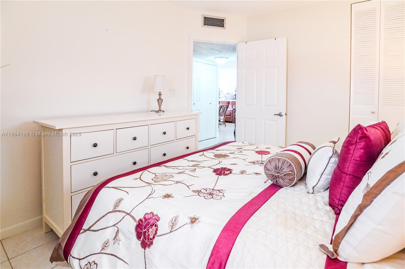 JARRET HALL CONDO - Residential