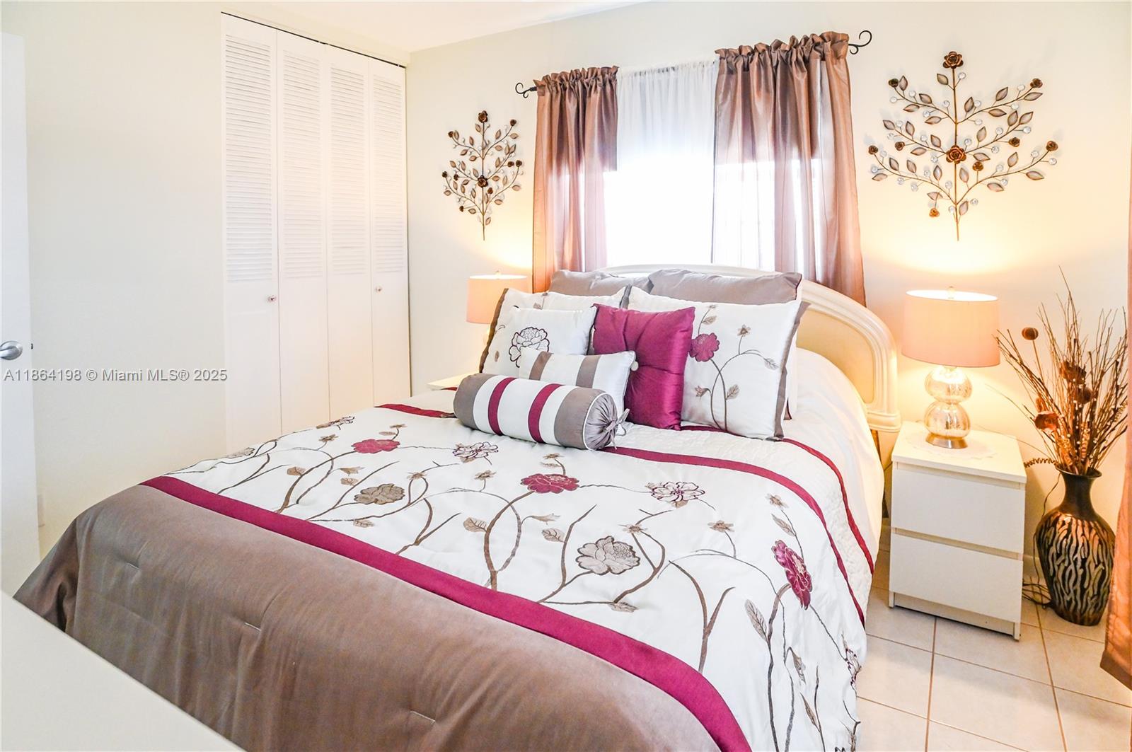 JARRET HALL CONDO - Residential