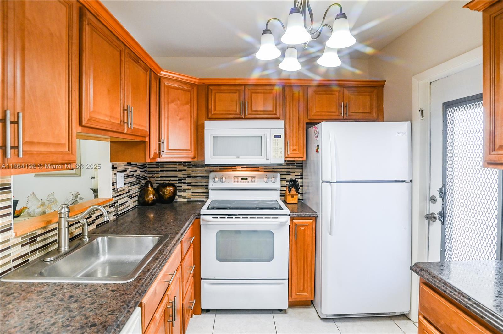 JARRET HALL CONDO - Residential