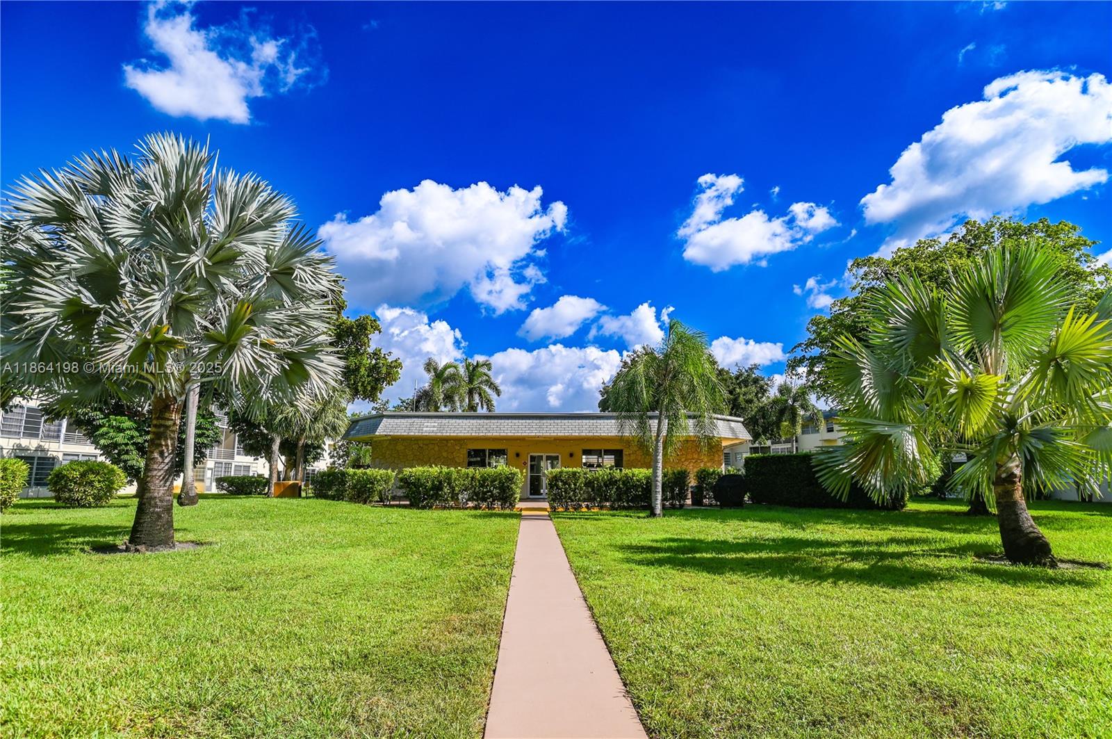 JARRET HALL CONDO - Residential