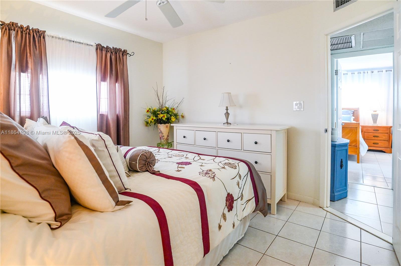 JARRET HALL CONDO - Residential