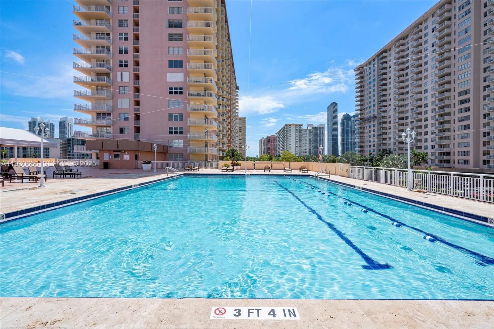 WINSTON TOWERS 200 - Residential